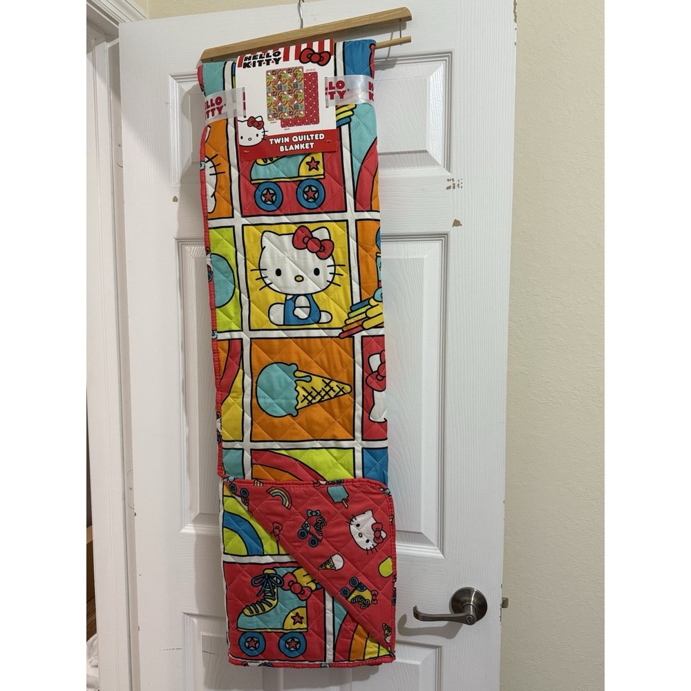 Hello Kitty & Friends‎ Reversible Quilted Blanket Twin 60x80" Rainbow Skates